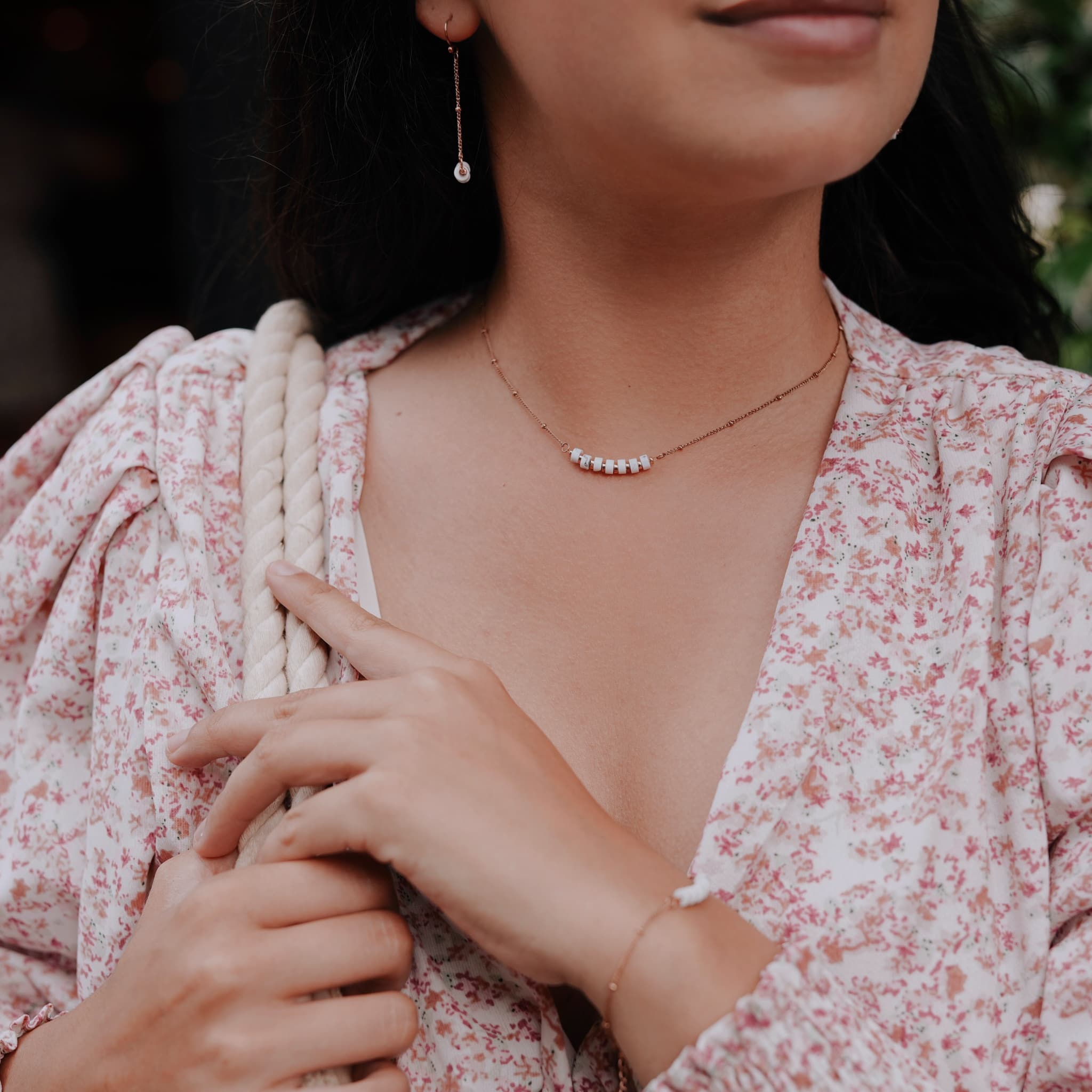 Collier, bracelet et boucles d'oreilles Piana en pierres Howlite - SLOYA