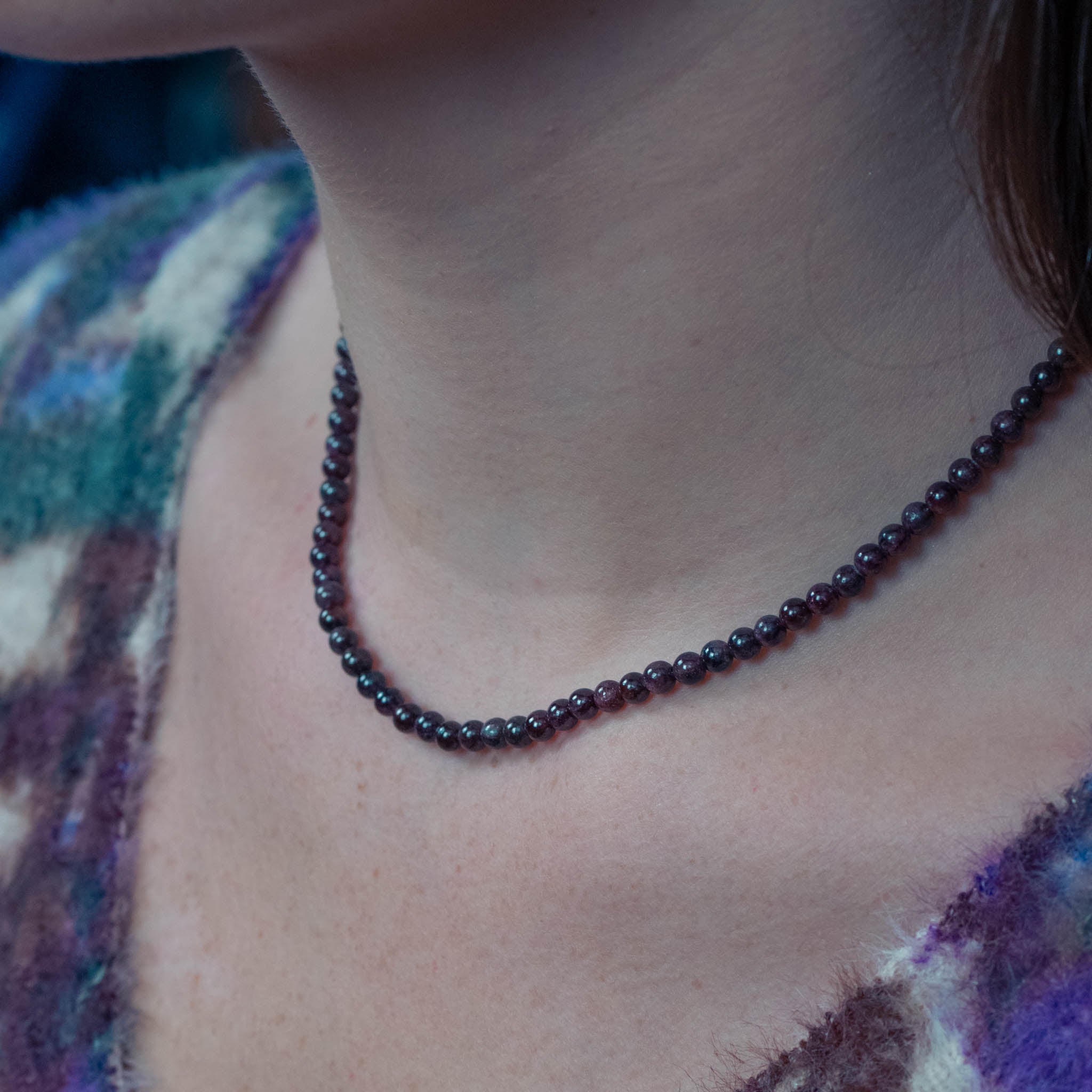 Collier, bracelet et boucles d'oreilles Serena en pierres Grenat - SLOYA