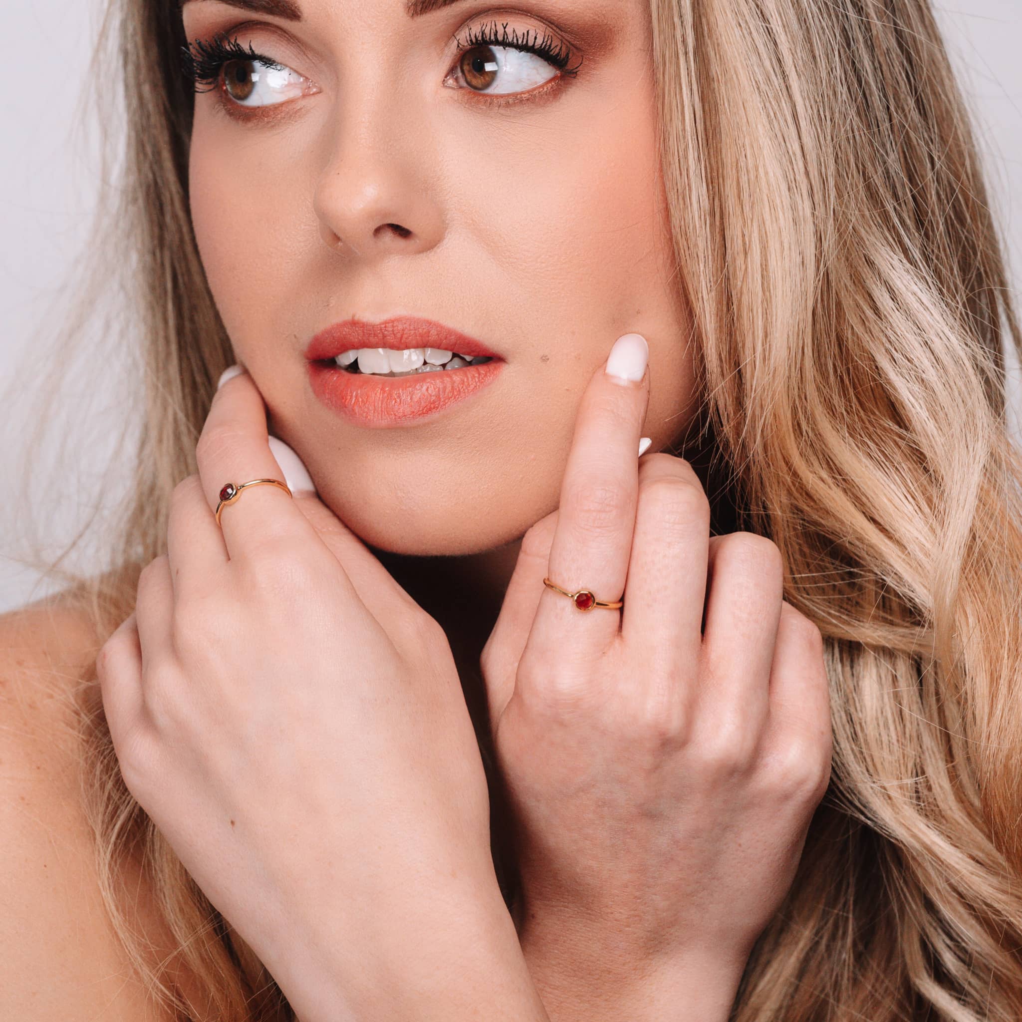 Bague Gemia en pierre Grenat plaqué or - SLOYA