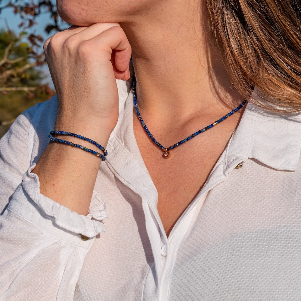 La pierre de Lapis-lazuli sloya