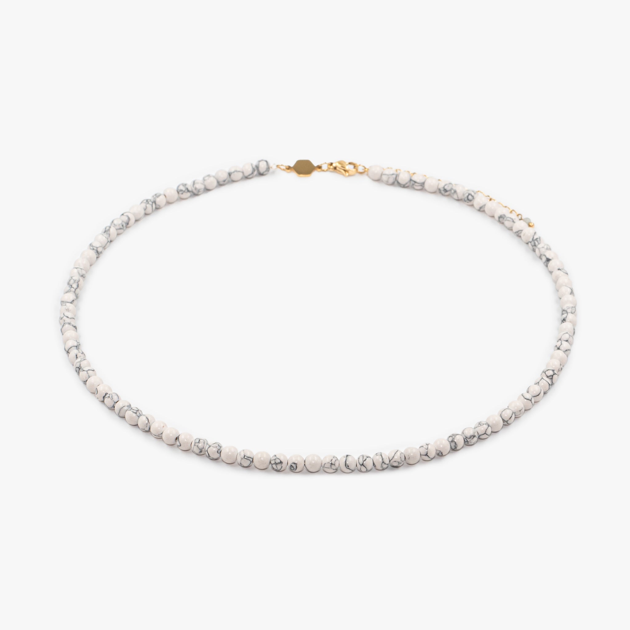 Collier serena en pierre howlite